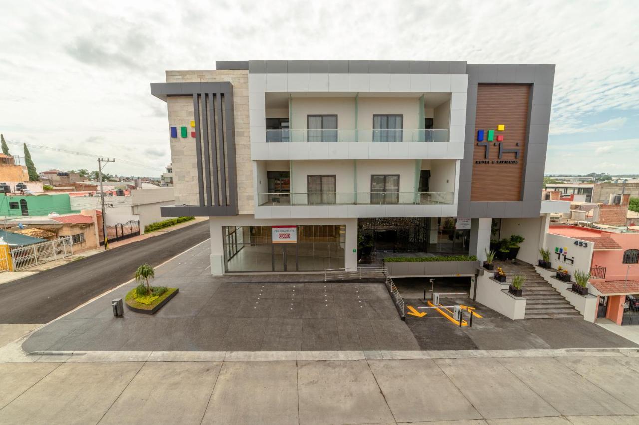 Th Hotel & Vivienda Tepatitlan Extérieur photo