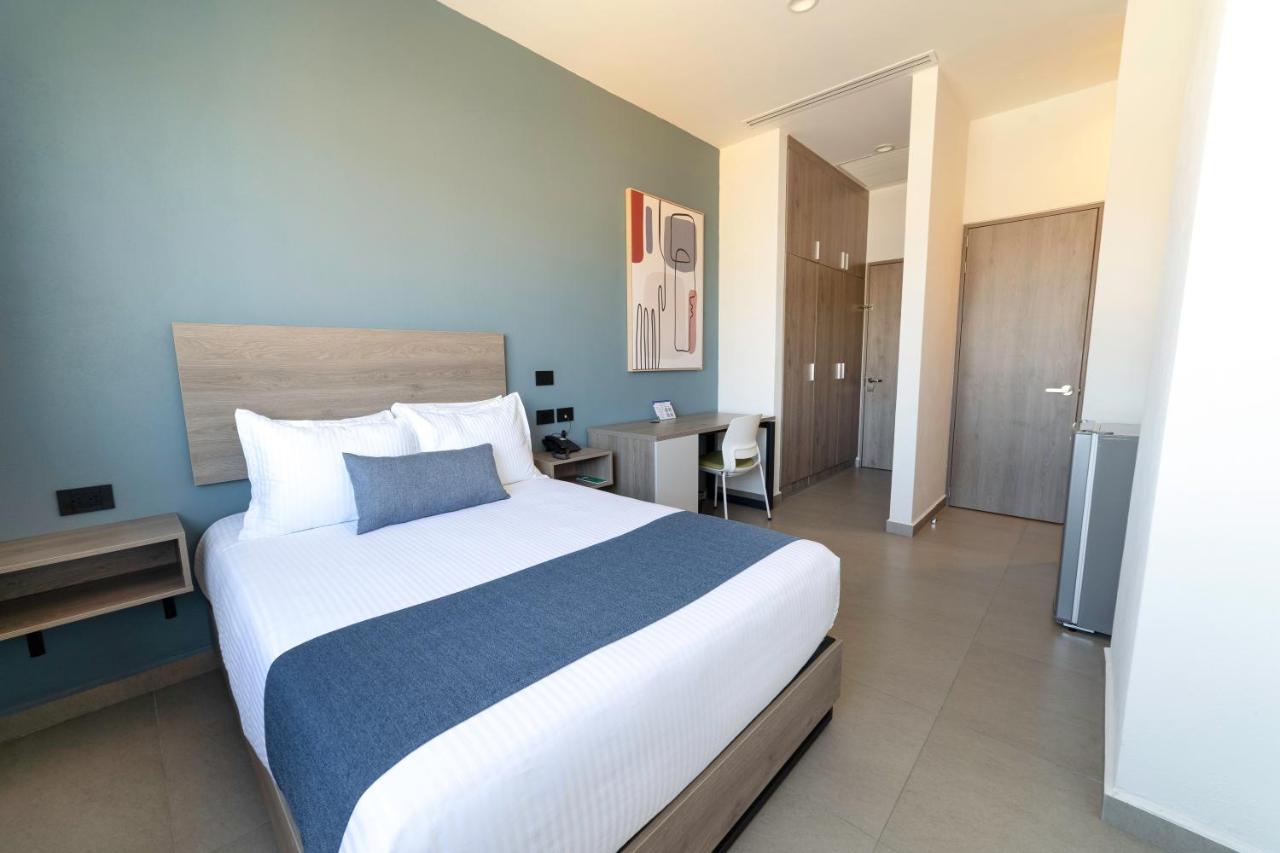Th Hotel & Vivienda Tepatitlan Extérieur photo