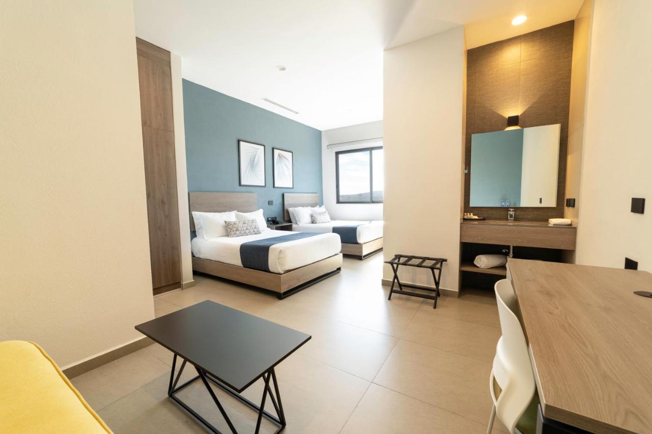 Th Hotel & Vivienda Tepatitlan Extérieur photo